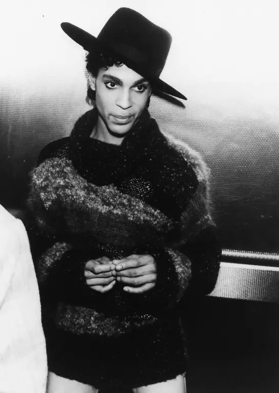 Musician-Prince-arriving-at-the-BBC-Radio-1-studios-London-April-1st-1987