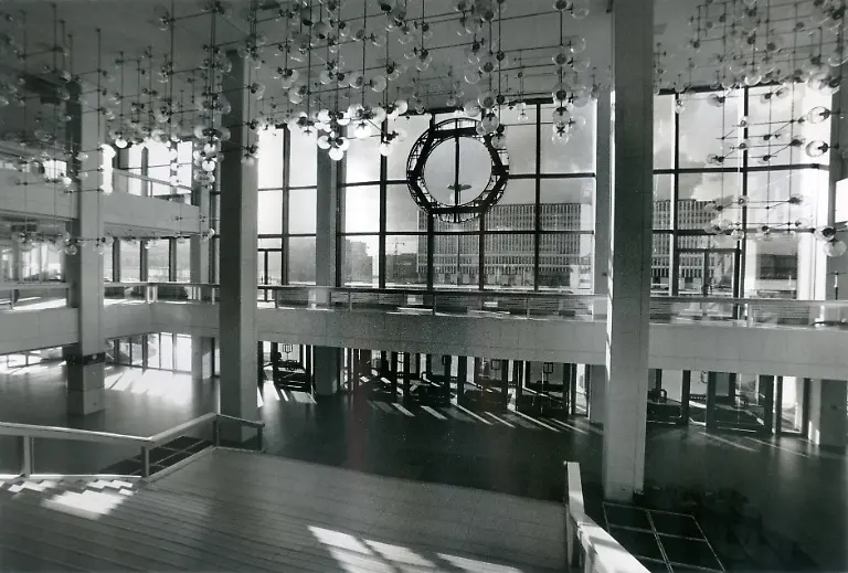 Palast-der-Republik-Ostberlin-1990-DEU-Deutschland-Berlin-1990-27