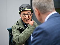 Baden-Württemberg: Özdemir: "Wir haben keinen Dukatenesel"