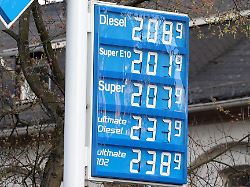 RTL/ntv-Trendbarometer: Die allermeisten Deutschen sehen bei den Spritpreisen den Staat gefordert