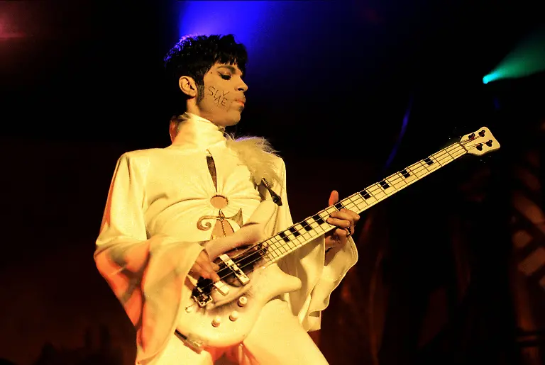 NETHERLANDS-MARCH-25-Photo-of-PRINCE-Prince-performing-on-stage-The-Ultimate-Live-Experience-Tour-Photo-by-Paul-Bergen-Redferns