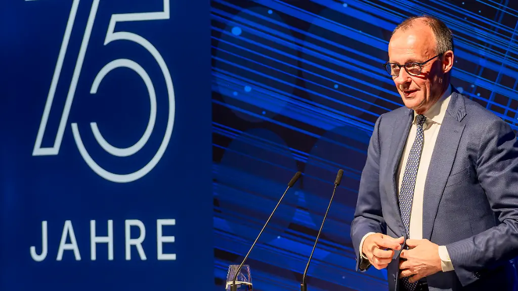 EUR-Deutschland-Berlin-20-04-2026-Bundeskanzler-Friedrich-Merz-CDU-trifft-sich-mit-Vertretern-Jahresempfang-des-Bundesverbands-deutscher-Banken-e-V