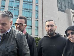 Angehörige fordern Höchststrafe: Prozess um Gift-Tod von Hamburger Familie startet emotional