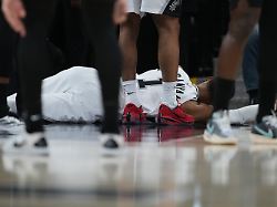 Superstar in Playoffs verletzt: NBA-Gigant knallt mit dem Gesicht auf den Boden