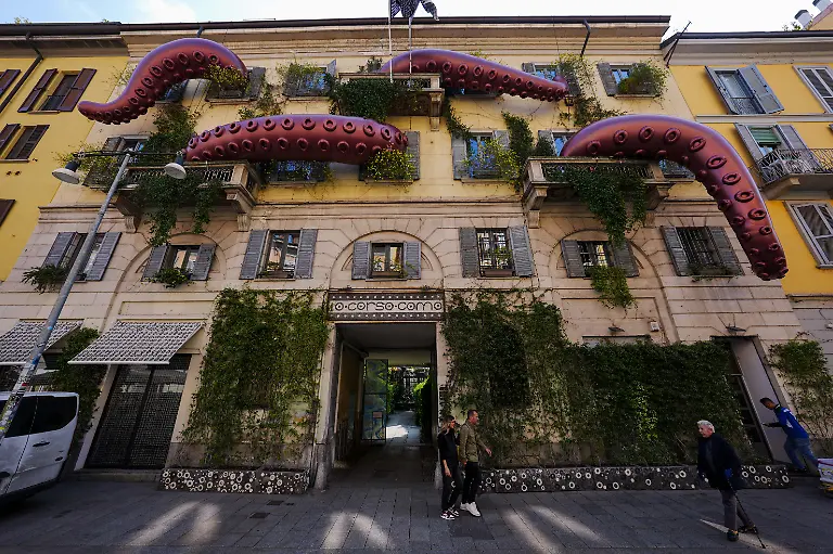 Moncler-a-Corso-Como-10-Installazioni-per-il-fuorisalone-della-Milano-Design-Week-in-zona-Porta-Nuova-Milano-Italy-April-16-2026-Photo-Claudio-Furlan-LaPresse