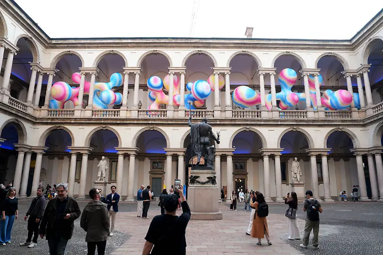Milan-Installation-of-Serotonin-The-Chemistry-of-Happiness-by-Sara-Ricciardi-for-American-Express-for-Milan-Design-Week-2026-Fuorisalone-Salone-del-Mobile-in-the-Loggiato-of-the-Pinacoteca-di-Brera-PUBLICATIONxNOTxINxITA-Copyright-xDuilioxPiaggesix-xipa-agency