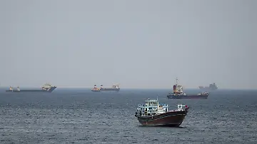 2026-04-22T101238Z_2034493337_RC2AUKA9K0IJ_RTRMADP_3_IRAN-CRISIS-OMAN-HORMUZ