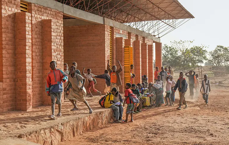 Burkina-Faso-Gando-24-2-2009-Grundschule-Arch-Francis-Kere-Primary-school