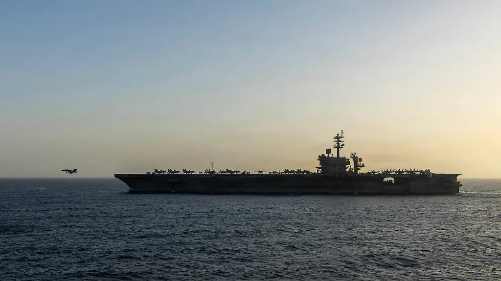 April-19-2026-Arabian-Sea-International-Waters-The-U-S-Navy-Nimitz-class-aircraft-carrier-USS-Abraham-Lincoln-takes-part-in-the-operation-to-blockade-ships-passing-through-the-Strait-of-Hormuz-under-orders-from-U-S-President-Donald-Trump-April-16-2026-from-an-undisclosed-location-Credit-Image-A-Us-Navy-U-S