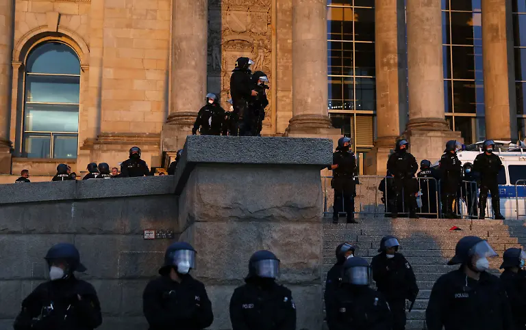 99d968edd0eea0fdafec7ea5024fd4e0