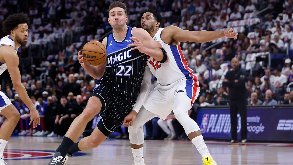 Apr-22-2026-Detroit-Michigan-USA-op22-dribbles-defended-by-Detroit-Pistons-forward-Tobias-Harris-12-in-the-first-half-during-game-two-of-the-first-round-of-the-2026-NBA-Playoffs-at-Little-Caesars-Arena