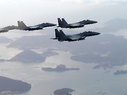 Entschuldigung und Strafzahlung: Pilotenselfie führte in Südkorea zu Kollision