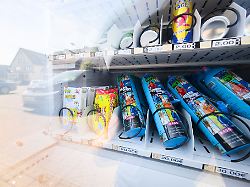 Berlin & Brandenburg: Verbot greift: 473 Flaschen Lachgas in Berlin beschlagnahmt