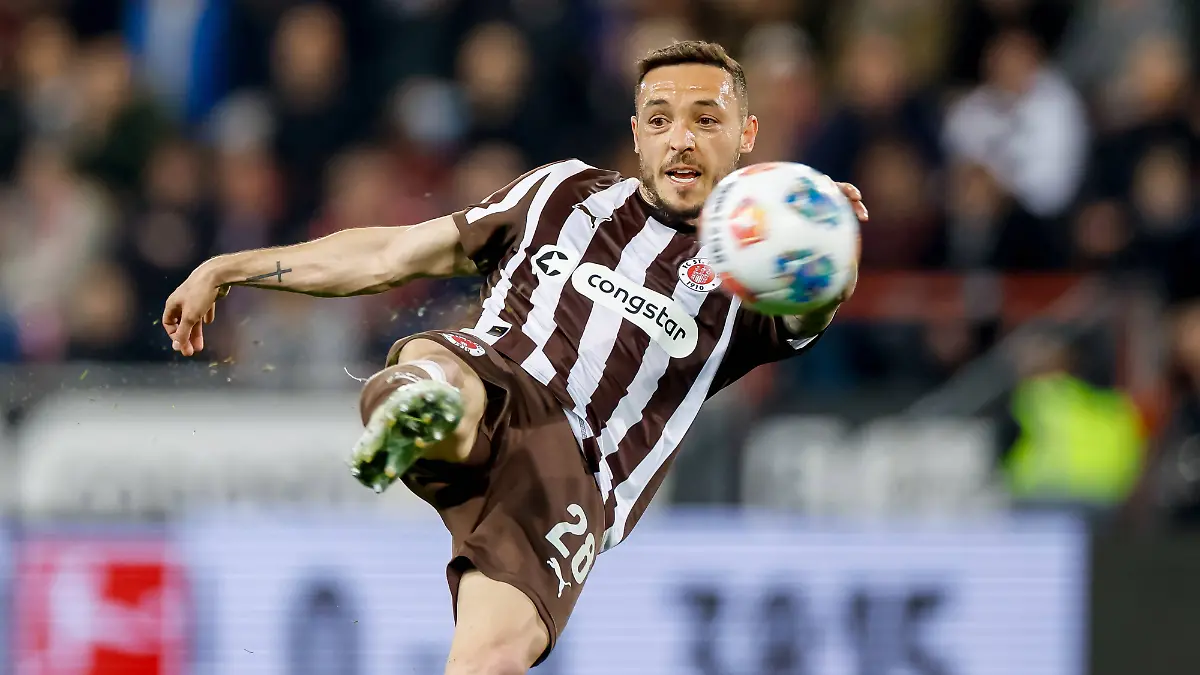 Hamburg-17-April-2026-Fussball-1-Bundesliga-2025-26-FC-St-Pauli-1-FC-Koeln-Mathias-Pereira-Lage-FC-St-Pauli-28-DFL-REGULATIONS-PROHIBIT-ANY-USE-OF-PHOTOGRAPHS-AS-IMAGE-SEQUENCES-AND-OR-QUASI-VIDEO