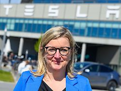 Berlin & Brandenburg: Brandenburg sieht Mitarbeiterplus bei Tesla als Bekenntnis