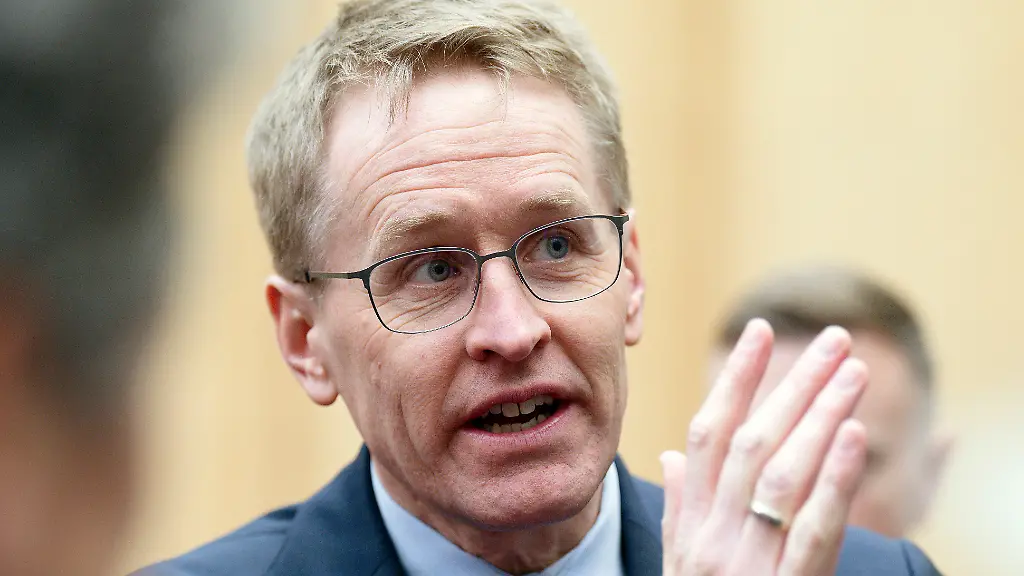 Daniel-Guenther-in-der-1063-Sitzung-des-Bundesrates-im-Plenarsaal-des-Preussischen-Herrenhauses-Berlin-27-03