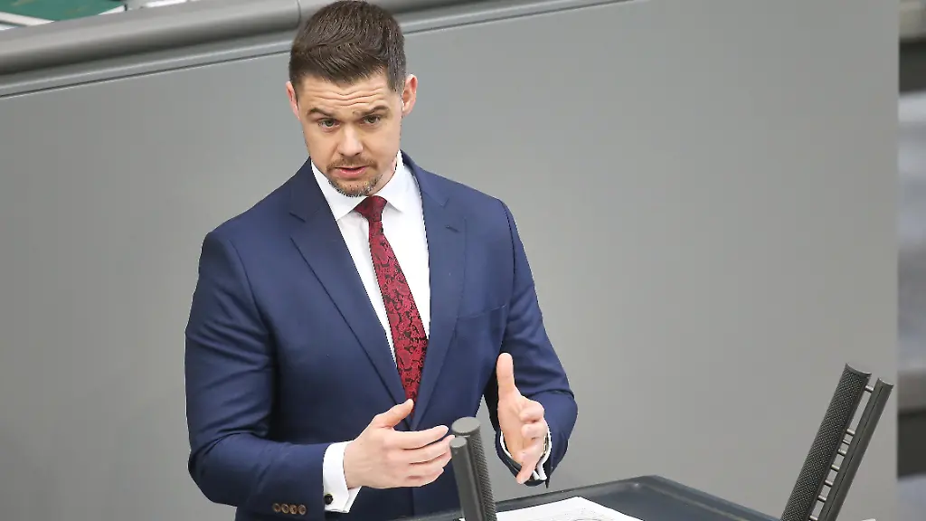 Berlin-Deutschland-Deutscher-Bundestag-68