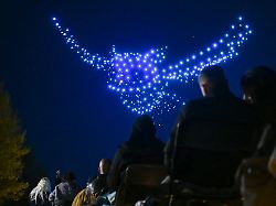 Berlin & Brandenburg: Drohnen tanzen in Berlin