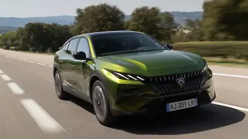 PEUGEOT_408_1