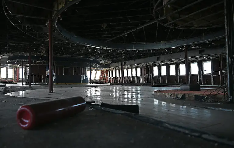 ARCHIV-17-03-2026-Belgien-Gent-Der-ehemalige-Speisesaal-auf-dem-Schiff-Astoria-ist-bereits-entkernt-Die-Astoria-war-zu-DDR-Zeiten-als-Kreuzfahrtschiff-Voelkerfreundschaft-im-Einsatz