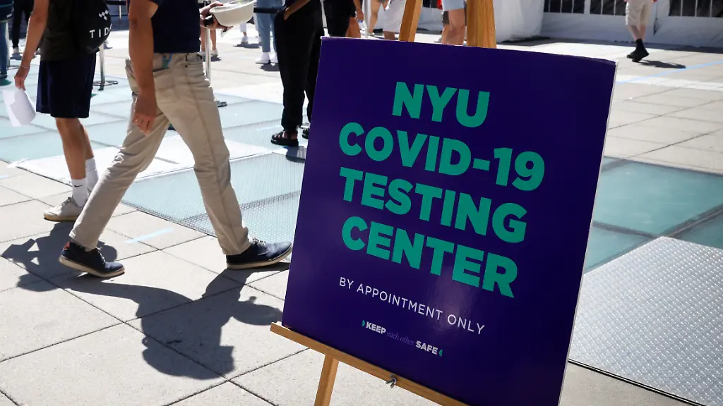 2020-08-18T203815Z-1686399834-RC2HGI9KMCYB-RTRMADP-3-HEALTH-CORONAVIRUS-USA-EDUCATION