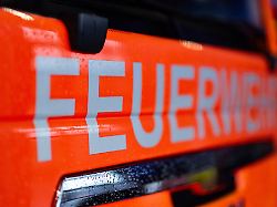 Rheinland-Pfalz & Saarland: Auto brennt nach Zusammenstoß aus