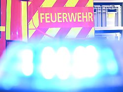 Hessen: Auto stürzt in Frankfurt von Kaimauer