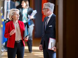 Mehr Druck auf Drittstaaten?: Abschieberekord stellt EU-Kommissar nicht zufrieden