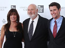 "Nichts kann einen vorbereiten": Reiner-Sohn Jake spricht über Verlust seiner Eltern