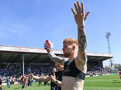 Fußballhölle in Englands Norden: Grausame Nachspielzeit: Aufstieg gefeiert, Aufstieg verloren