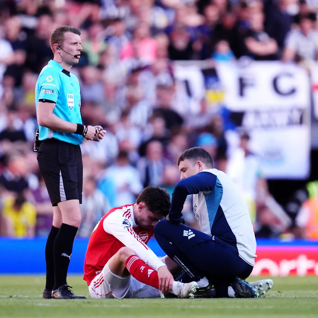 Arsenal-v-Newcastle-United-Premier-League-Emirates-Stadium-Arsenal-s-Kai-Havertz-receives-treatment-from-medical-staff-after-going-down-injured-during-the-Premier-League-match-at-the-Emirates-Stadium-London-Picture-date-Saturday-April-25-2026-Photo-credit-should-read-John-Walton-PA-Wire-RESTRICTIONS-EDITORIAL-USE-ONLY-No-use-with-unauthorised-audio-video-data-fixture-lists-club-league-logos-or-live-services-Online-in-match-use-limited-to-120-images-no-video-emulation-No-use-in-betting-games-or-single-club-league-player-publications