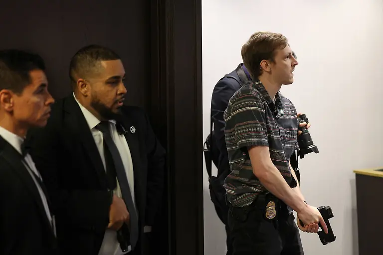 Members-of-law-enforcement-respond-during-the-White-House-Correspondents-Dinner-Saturday-April-25-2026-in-Washington