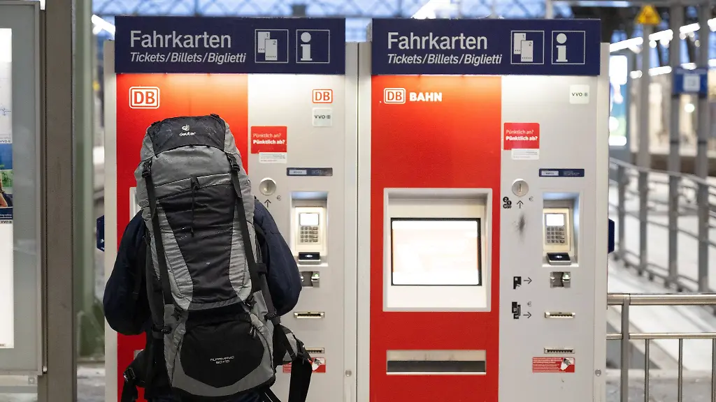 Bahnchefin-Palla-setzt-ein-Signal-Die-Fahrpreise-bleiben-bis-auf-weiteres-stabil
