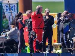 Soll in Wanne weggezogen werden: Lastkahn nimmt Kurs auf den Wal