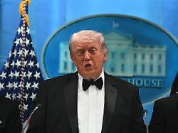 Bild: Zitat aus Angreifer-Manifest: Trump fährt aus der Haut: 