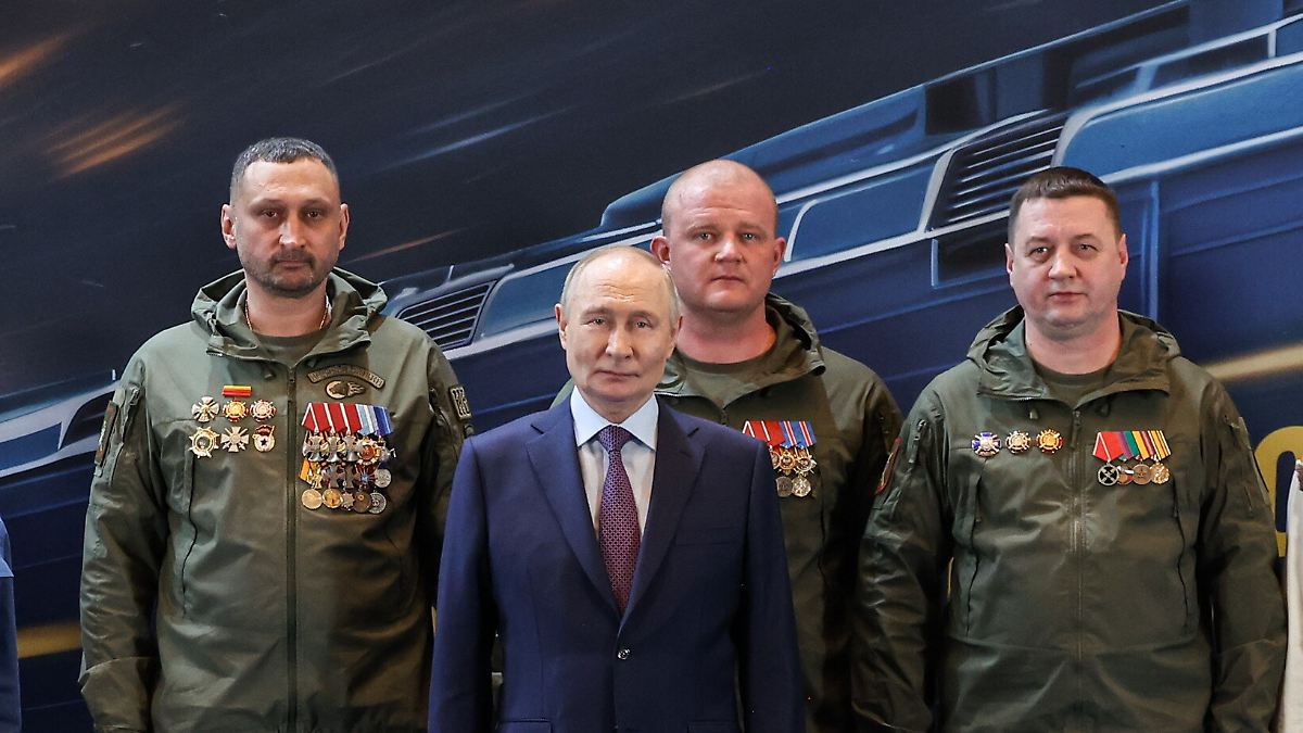 War supporters turn away: Putin's propaganda bubble is showing cracks