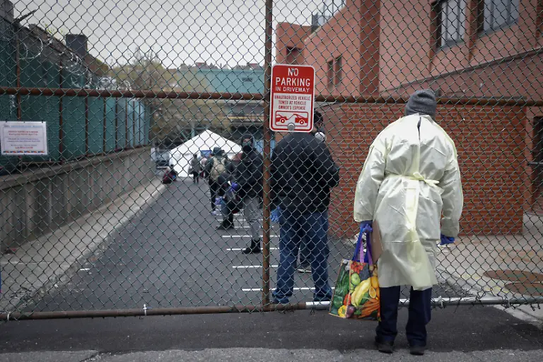 2020-04-20T000000Z-992767120-RC2G8G9KC731-RTRMADP-3-HEALTH-CORONAVIRUS-USA-NEW-YORK