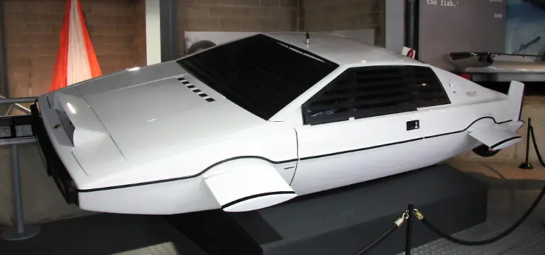 Lotus-Esprit-The-Spy-Who-Loved-Me-left-front-National-Motor-Museum-Beaulieu