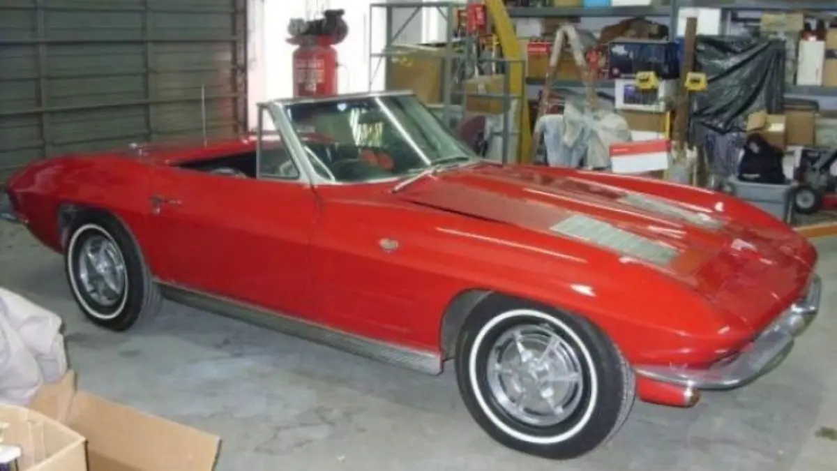 1963-Chevrolet-Corvette-american-classics-Car-100826828-872a189257d694a6fe50150786b984ac