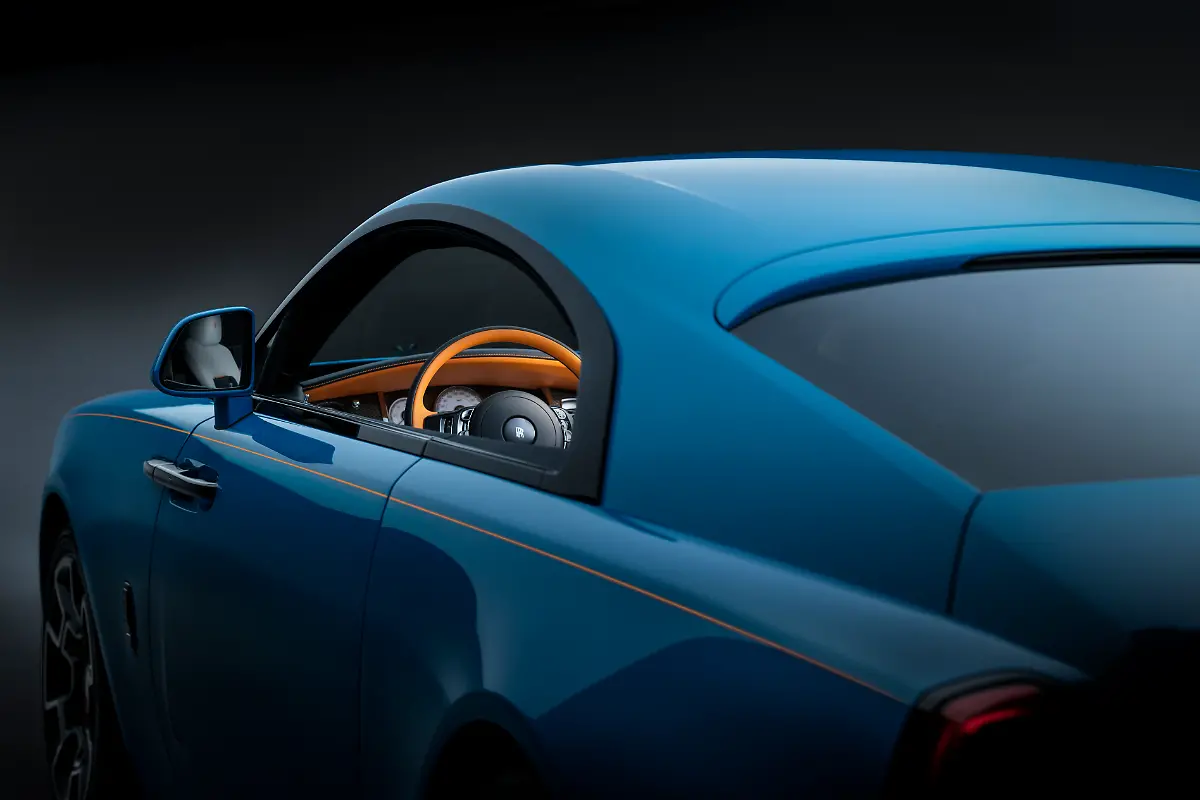 P90338726-highRes-rolls-royce-wraith-b