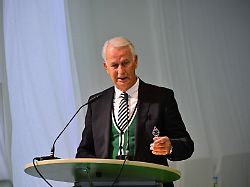 Borussia auf Talfahrt : Gladbacher Ex-Weltmeister bricht wegen 