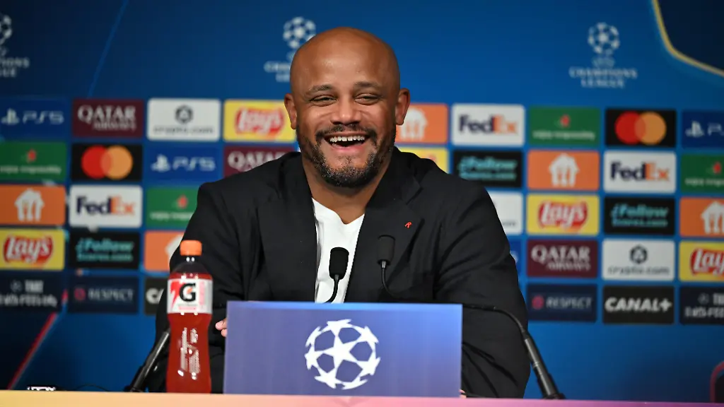PARIS-FRANCE-APRIL-27-Bayern-Munich-head-coach-Vincent-Jean-Mpoy-Kompany-attend-a-press-conference-ahead-of-the-UEFA-Champions-League-semi-final-first-leg-match-between-Paris-Saint-Germain-and-FC-Bayern-Munich-at-Parc-des-Princes-in-Paris-France-on-April-27-2026