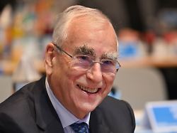 Ludwig-Erhard-Gipfel in Bayern: Theo Waigel erhält den "Freiheitspreis der Medien"