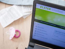 Kindergeld Oder Kinderfreibetrag Was Lohnt Sich Fuer Eltern Mehr Das Finanzamt Prueft Das Im Rahmen Der Steuererklaerung Automatisch Und Beruecksichtigt Die Entsprechend Guenstigere Variante