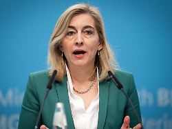 Kritik an Reformplänen: AOK: Warken schöpft Sparpotenzial bei Kliniken nicht aus
