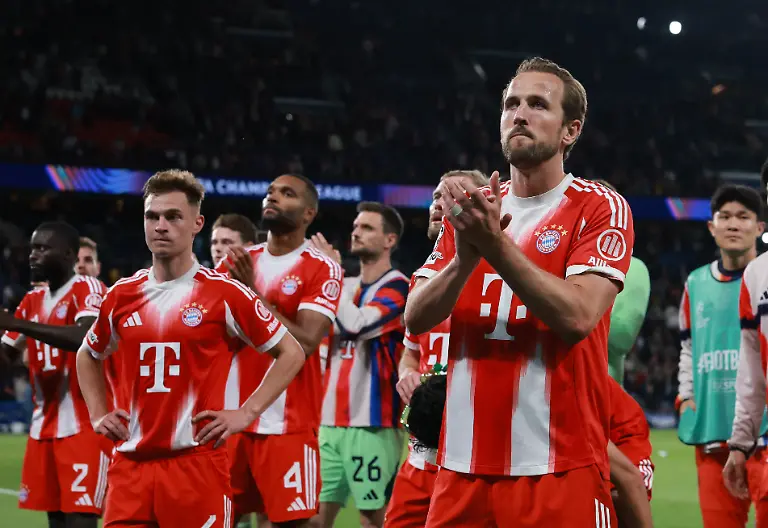 Das-Giganten-Halbfinale-zwischen-Titelverteidiger-Paris-Saint-Germain-und-dem-FC-Bayern-Muenchen-hat-schon-nach-dem-irren-Neun-Tore-Spektakel-im-Hinspiel-einen-Platz-in-den-Geschichtsbuechern-der-Champions-League-sicher