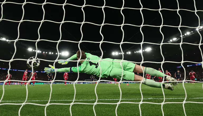 Soccer-Football-UEFA-Champions-League-Semi-Final-First-Leg-Paris-St-Germain-v-Bayern-Munich-Parc-des-Princes-Paris-France-April-28-2026-Paris-St-Germain-s-Ousmane-Dembele-scores-their-third-goal-from-the-penalty-spot-past-Bayern-Munich-s-Manuel-Neuer-REUTERS-Gonzalo-Fuentes