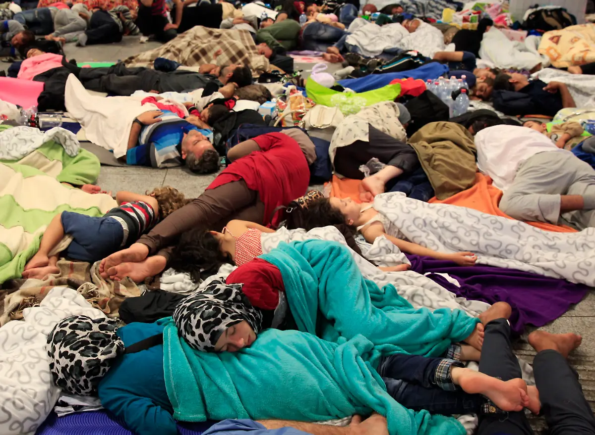 2015-09-03T120000Z-1312750112-LR2EB930MPZXV-RTRMADP-3-EUROPE-MIGRANTS-HUNGARY