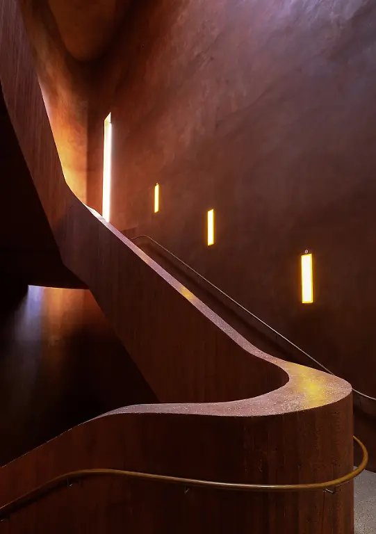 38 Leading lines