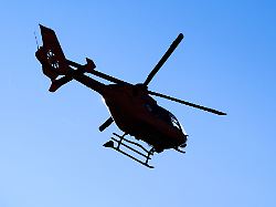 Niedersachsen & Bremen: Notfall bei Gartenarbeit: Rettungshubschrauber landet auf A1